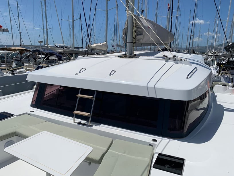 Pola Catamarano cabina 3  cuccette 8  8  ospiti 11.78 m Numero dell'inserzione: #21341 5