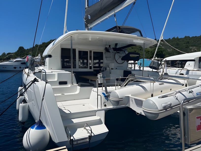 Primošten Catamaran 4 cabin 10 berths 10 guests 11.74 m Listing Number: #21346 4