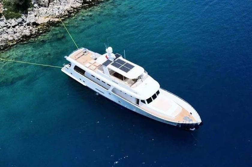 Marmaris Motoryat 3 kabin Konaklama 6 kişi Seyir 6 kişi 28 m İlan No: #21352 3