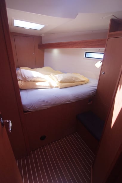 Punat Segelboot 4 Kabine 9 Liegeplätze 9 Gäste 14.27 m Nummer des Inserats: #21364 4