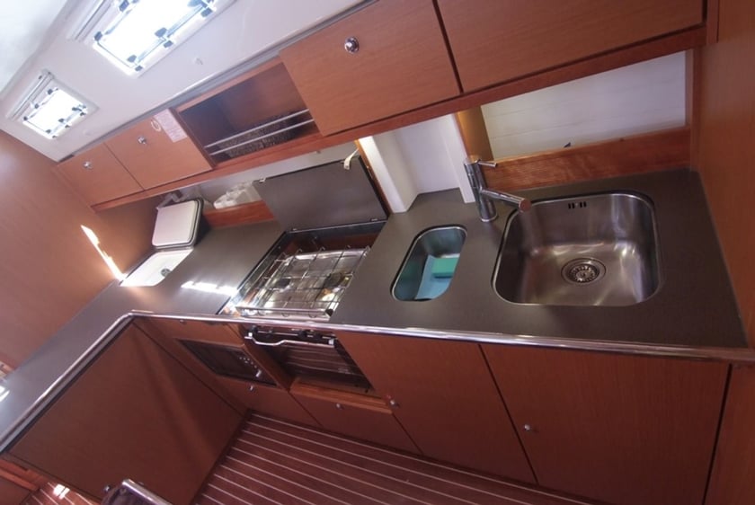 Punat Segelboot 4 Kabine 9 Liegeplätze 9 Gäste 14.27 m Nummer des Inserats: #21364 5