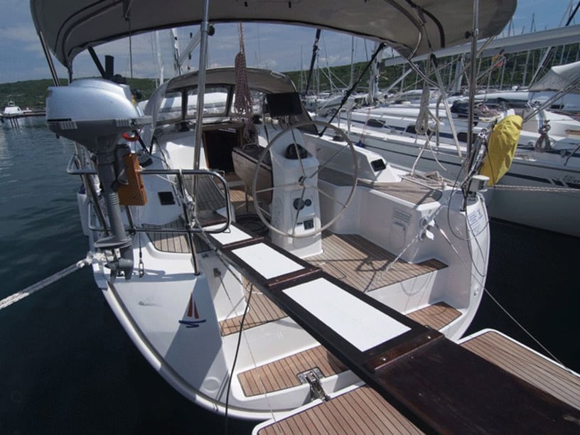 Punat Zeilboot Cabine 2  6  slaapplaatsen 6  gasten 9.99 m Lijstnummer: #21375