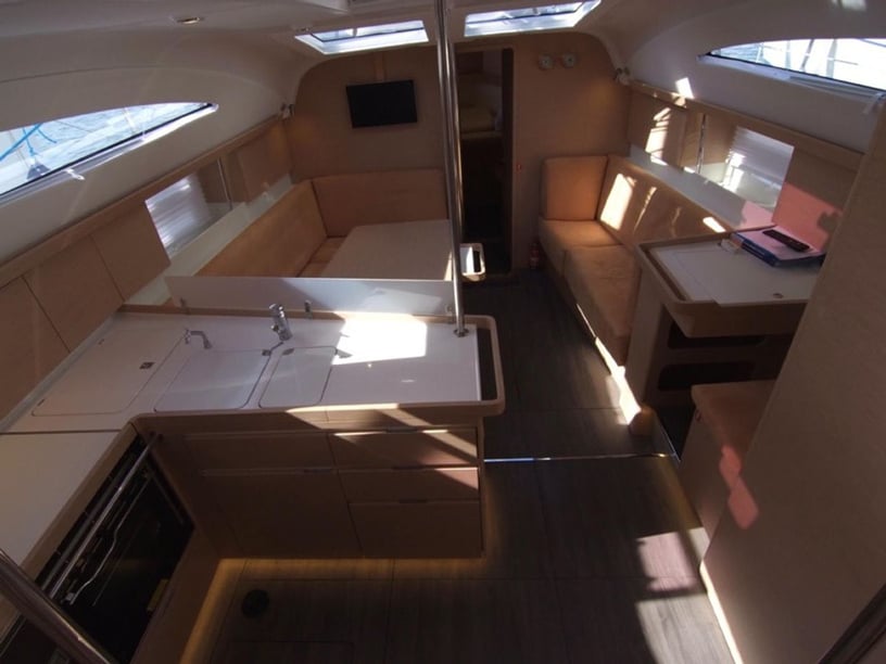 Punat Zeilboot Cabine 4  10  slaapplaatsen 10  gasten 13.85 m Lijstnummer: #21378 2