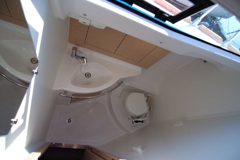 Punat Zeilboot Cabine 3  8  slaapplaatsen 8  gasten 11.9 m Lijstnummer: #21384 4