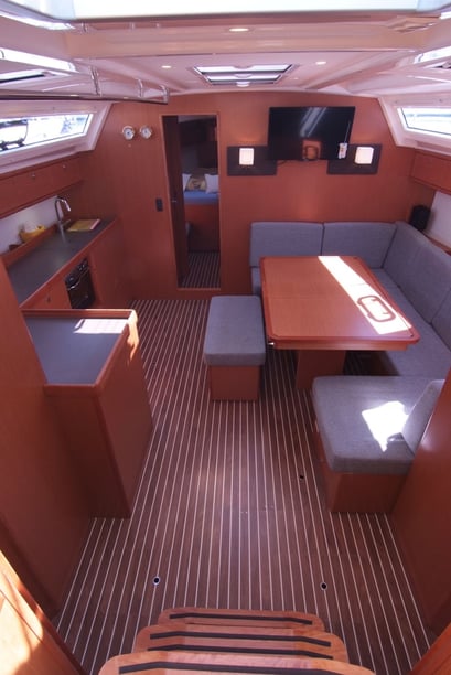 Punat Zeilboot Cabine 4  9  slaapplaatsen 9  gasten 14.27 m Lijstnummer: #21386 4