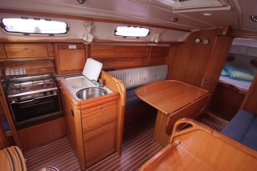 Punat Sailboat 2 cabin 4 berths 4 guests 9.45 m Listing Number: #21388 4