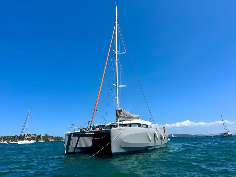 Puerto Pollensa Catamarán Cabina 5  11  literas 11  invitados 11.33 m Número de anuncio: #21400