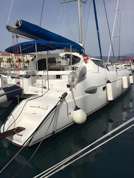 Izola Catamaran 5 cabin 10 berths 10 guests 11.9 m Listing Number: #21411