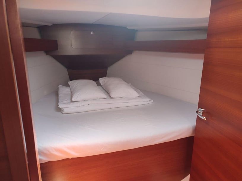 Izola Yelkenli 3 kabin Konaklama 8 kişi Seyir 8 kişi 9.98 m İlan No: #21412 3