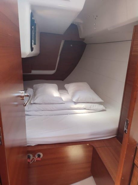 Izola Yelkenli 3 kabin Konaklama 8 kişi Seyir 8 kişi 9.98 m İlan No: #21412 4