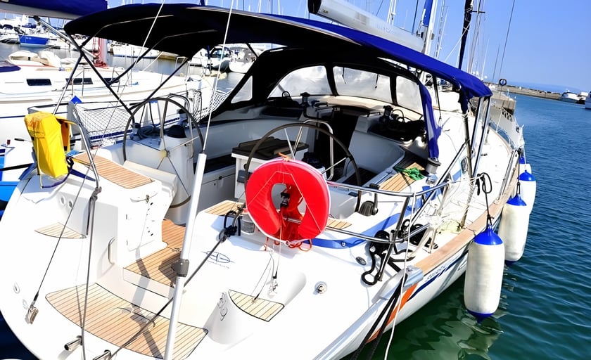 Izola Segelboot 5 Kabine 11 Liegeplätze 11 Gäste 15.57 m Nummer des Inserats: #21413 4