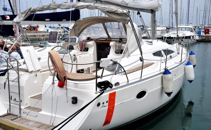 Izola Voilier Cabine 3  Couchettes 8  Invités 8  11.55 m Numéro de l'annonce: #21415 3