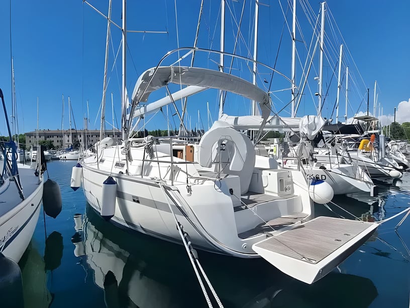 Izola Voilier Cabine 3  Couchettes 8  Invités 8  10.9 m Numéro de l'annonce: #21417 3