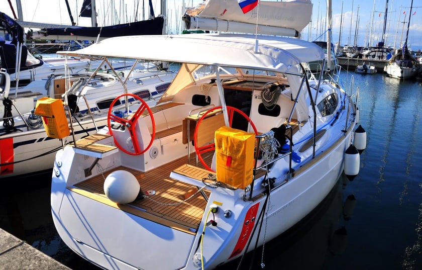 Izola Voilier Cabine 3  Couchettes 8  Invités 8  9.9 m Numéro de l'annonce: #21419