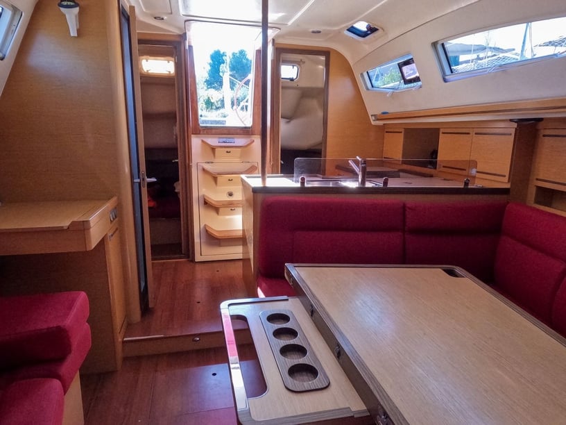 Izola Sailboat 3 cabin 6 berths 6 guests 11.9 m Listing Number: #21429 3