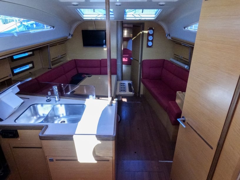 Izola Sailboat 3 cabin 6 berths 6 guests 11.9 m Listing Number: #21429 2