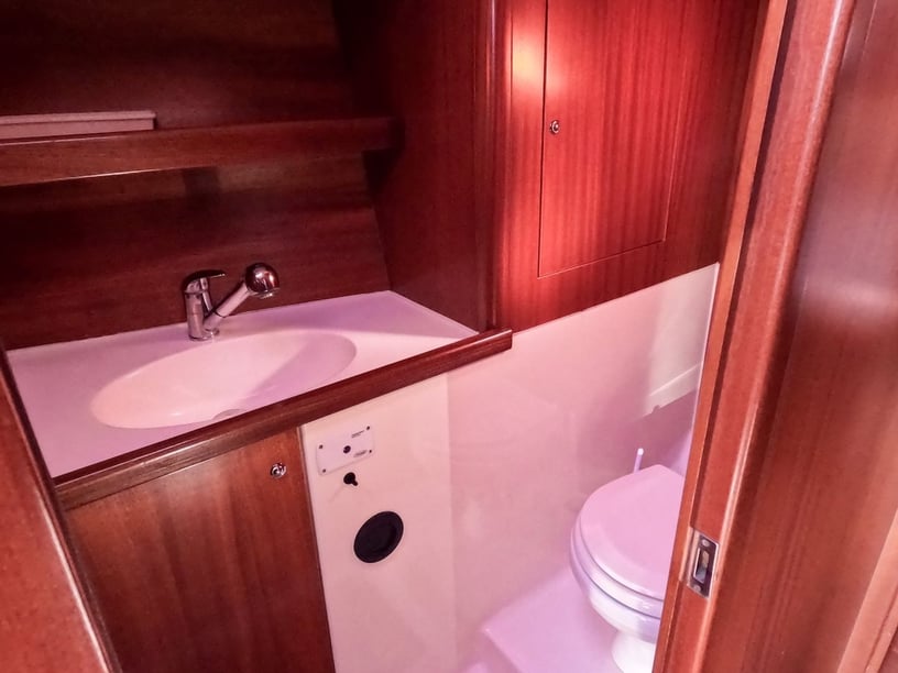 Izola Segelboot 4 Kabine 8 Liegeplätze 8 Gäste 11.99 m Nummer des Inserats: #21432 4