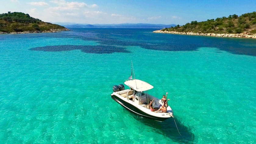 Sithonia, Chalkidiki Motorboat   8 guests 8 m Listing Number: #21450 2