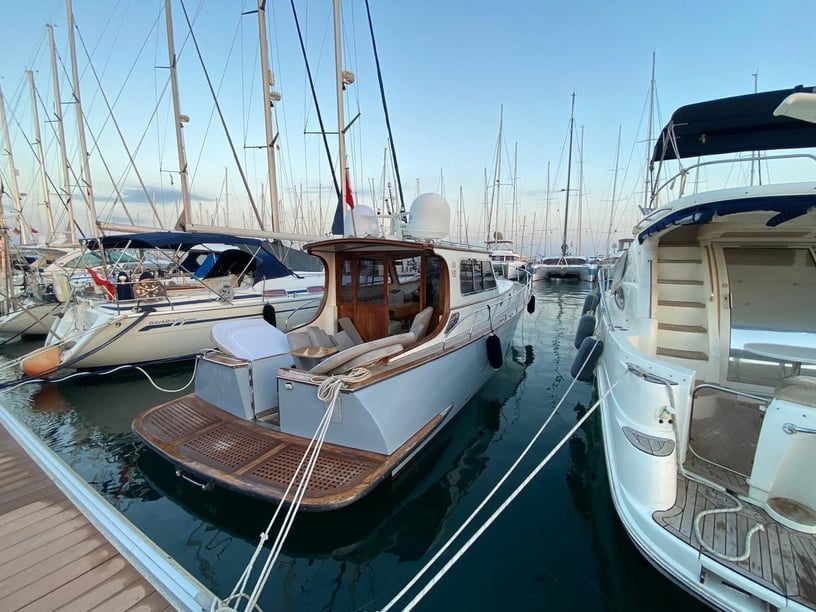 Didim Yacht à moteur Cabine 2  Couchettes 3  Invités 8  11 m Numéro de l'annonce: #21474 2