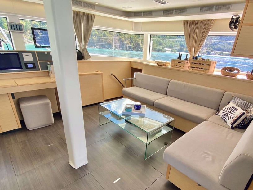 Ibiza Catamaran Cabine 4  10  slaapplaatsen 10  gasten 15.84 m Lijstnummer: #21477 2