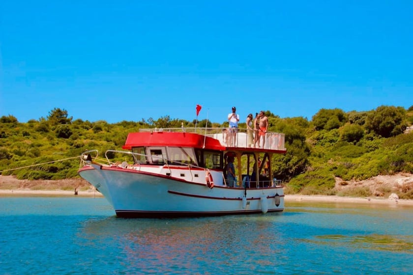 Izmir Motor Yacht 2 cabin 2 berths 12 guests 12 m Listing Number: #21494 2