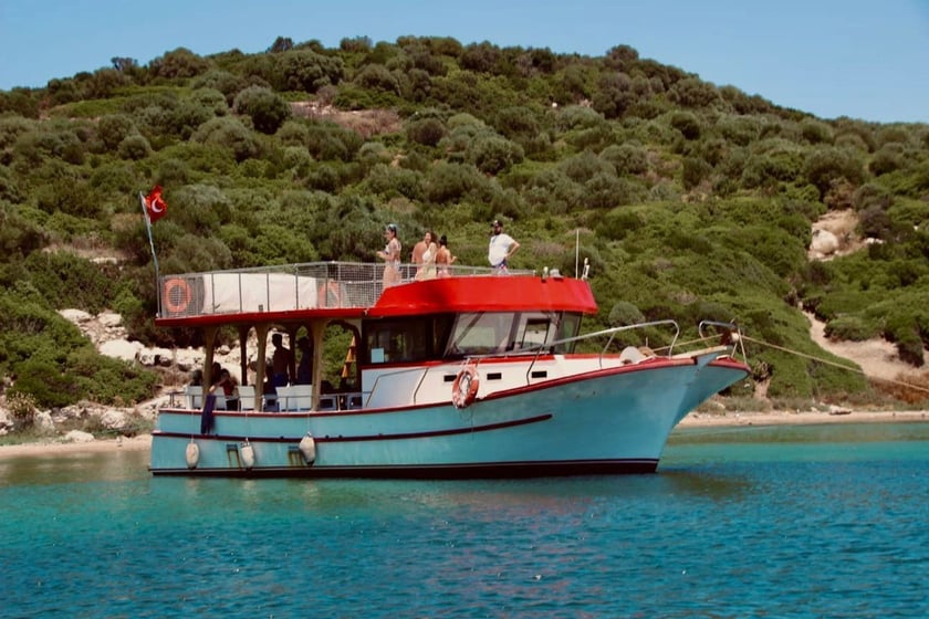 Izmir Motor Yacht 2 cabin 2 berths 12 guests 12 m Listing Number: #21494