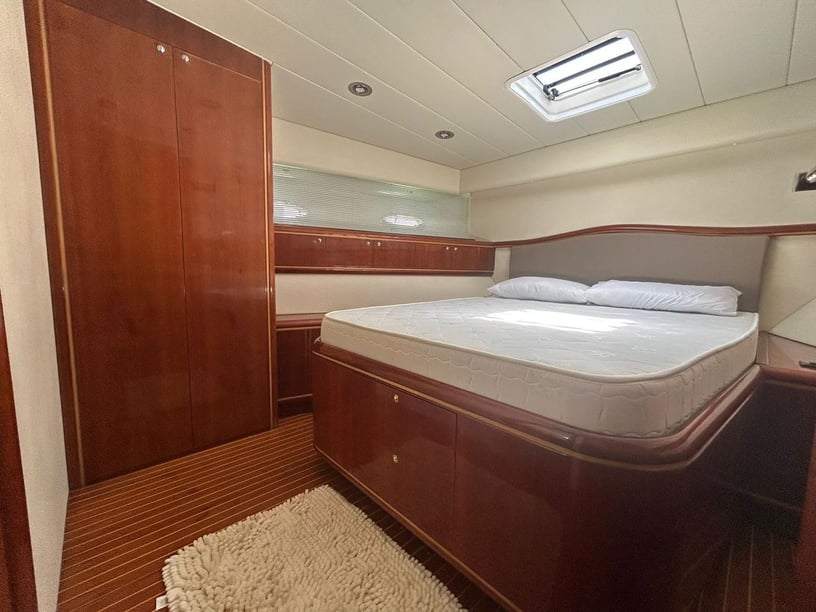 Rome Bateau à moteur Cabine 3  Couchettes 8  Invités 14  16 m Numéro de l'annonce: #21503 3