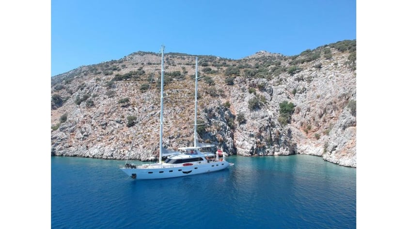 Fethiye Motor Yacht 5 cabin 10 berths 10 guests 35 m Listing Number: #21508 3