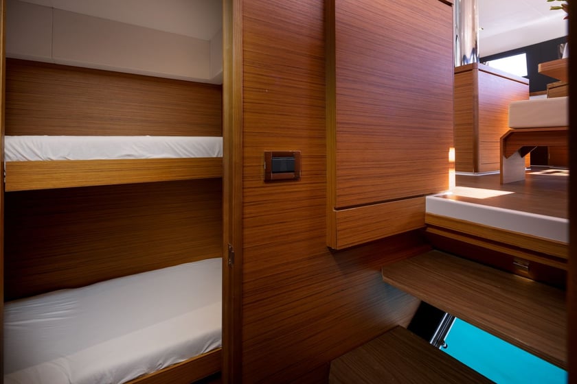 Primosten Catamaran Cabine 6  12  slaapplaatsen 12  gasten 14.7 m Lijstnummer: #21511 5