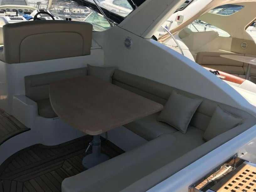 Rom Motorboot 3 Kabine 8 Liegeplätze 8 Gäste 11.98 m Nummer des Inserats: #21520 3