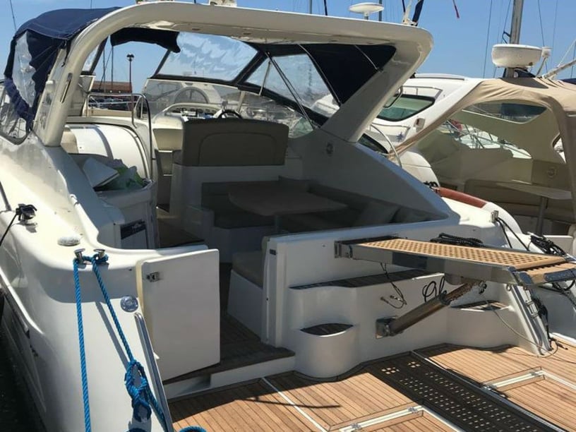 Rom Motorboot 3 Kabine 8 Liegeplätze 8 Gäste 11.98 m Nummer des Inserats: #21520