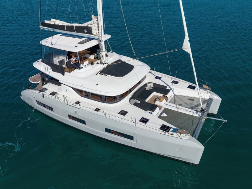 Split Catamaran 7 cabin 12 berths 12 guests 16.9 m Listing Number: #21526