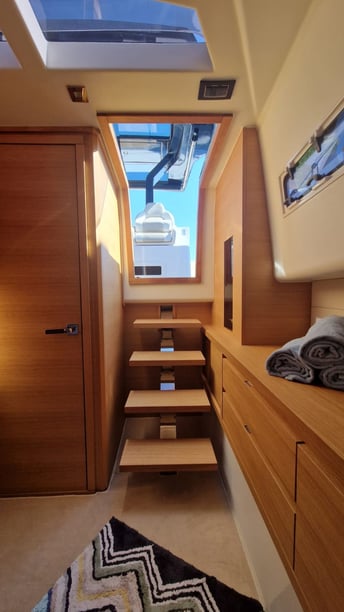 Ičići Motorboat 2 cabin 4 berths 12 guests 14 m Listing Number: #21528 3