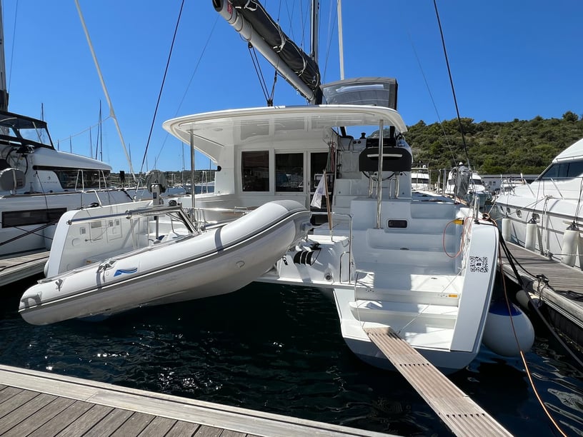 Primošten Katamaran 6 kabin Konaklama 10 kişi Seyir 10 kişi 11.74 m İlan No: #21540
