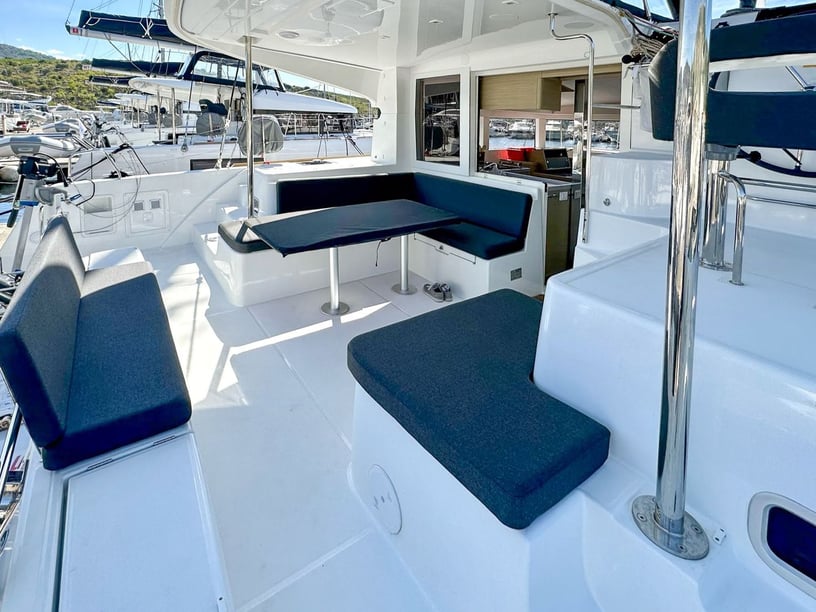 Primošten Catamaran 4 cabin 10 berths 10 guests 11.74 m Listing Number: #21542 5