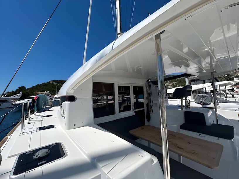 Primošten Catamaran 4 cabin 10 berths 10 guests 11.74 m Listing Number: #21542 5