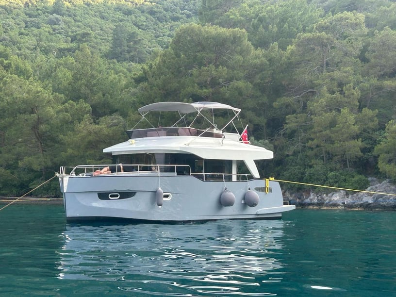 Göcek Yacht a motore cabina 2  cuccette 5  8  ospiti 13.9 m Numero dell'inserzione: #21553