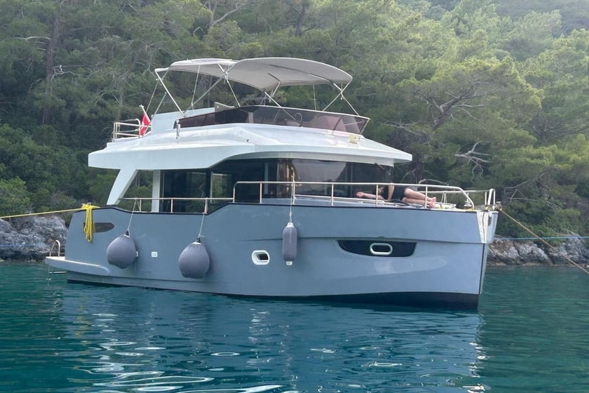 Gocek Yacht à moteur Cabine 2  Couchettes 5  Invités 8  13.9 m Numéro de l'annonce: #21553 2