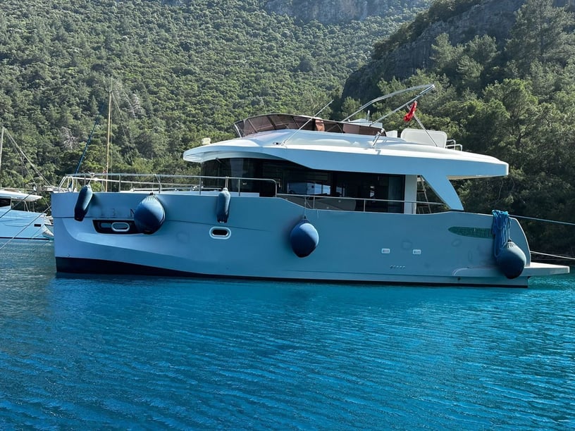 Göcek Motoryat 2 kabin Konaklama 5 kişi Seyir 12 kişi 13.9 m İlan No: #21553 2