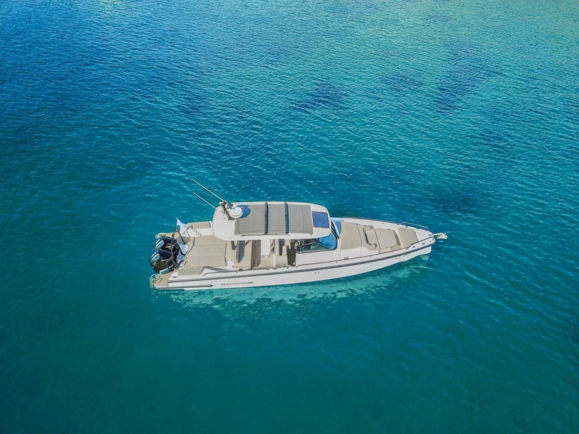 Lavrion Bateau à moteur Cabine 1  Couchettes 2  Invités 10  11.6 m Numéro de l'annonce: #21561 3
