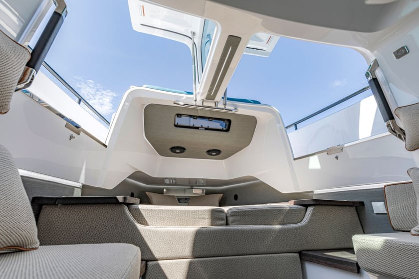 Lavrion Bateau à moteur Cabine 1  Couchettes 2  Invités 10  11.6 m Numéro de l'annonce: #21561 5