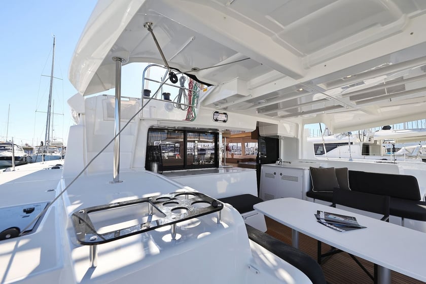 Sukošan Catamaran 6 cabin 12 berths 12 guests 13.99 m Listing Number: #21584 3