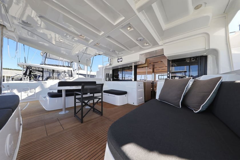 Sukošan Catamaran 6 cabin 12 berths 12 guests 13.99 m Listing Number: #21584 5