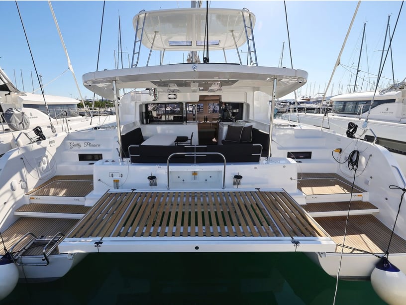 Sukošan Catamaran 6 cabin 12 berths 12 guests 13.99 m Listing Number: #21584