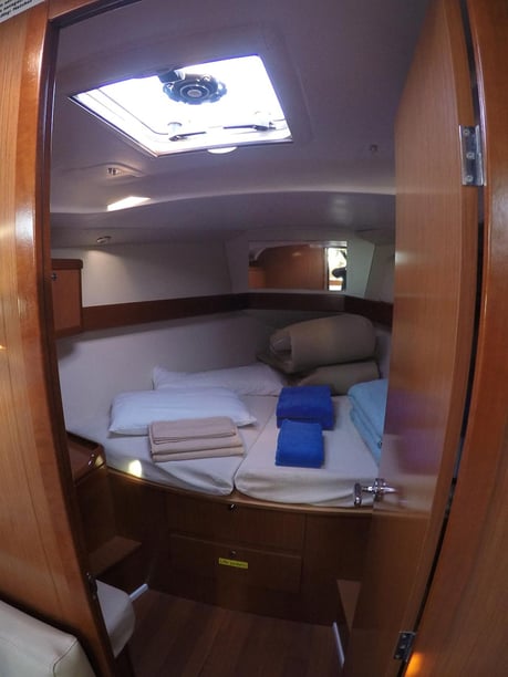 Palamos Sailboat 3 cabin 8 berths 8 guests 11.48 m Listing Number: #21587 4