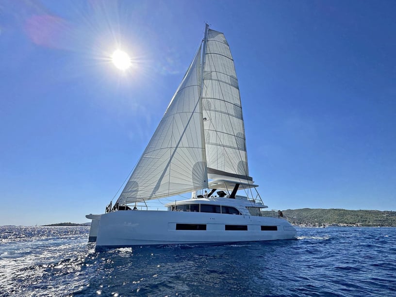 Hellinikon - Athènes Catamaran Cabine 5  Couchettes 10  Invités 10  20.55 m Numéro de l'annonce: #21592 4