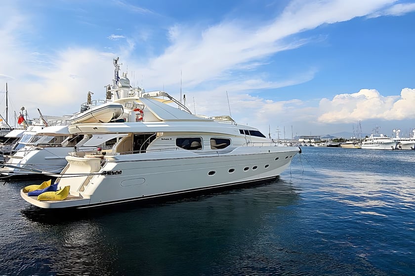 Piraeus Motorboat 4 cabin 10 berths 10 guests 23.9 m Listing Number: #21596 3