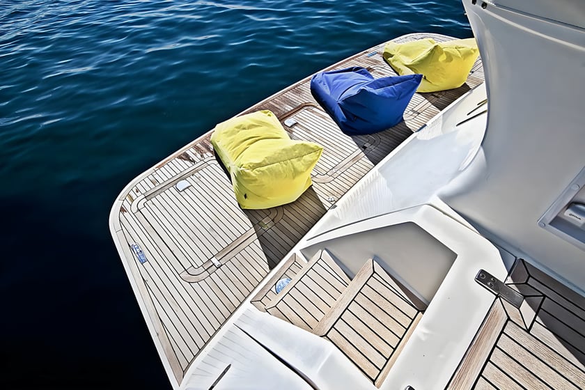 Piraeus Motorboat 4 cabin 10 berths 10 guests 23.9 m Listing Number: #21596 5