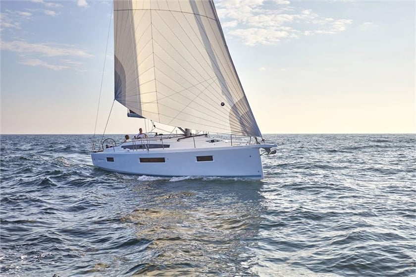 Las Galletas Sailboat 3 cabin 8 berths 8 guests 12.35 m Listing Number: #21603 5