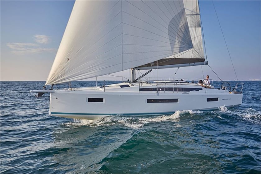 Las Galletas Sailboat 3 cabin 8 berths 8 guests 12.35 m Listing Number: #21603 4